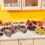 Lux 3*