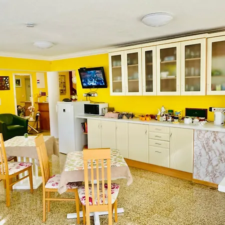 Lux Guest house 3*